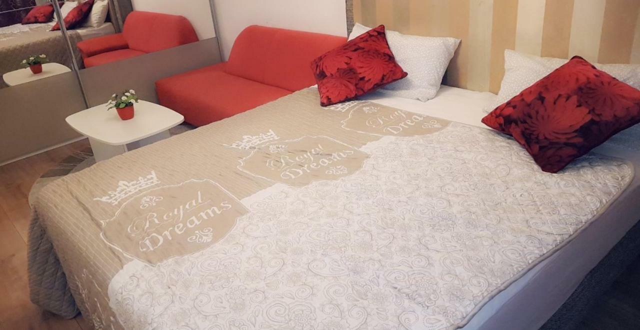 Sehr Schoene Drei Zimmer Deluex Wohnung In Sindelfingen Eksteriør bilde